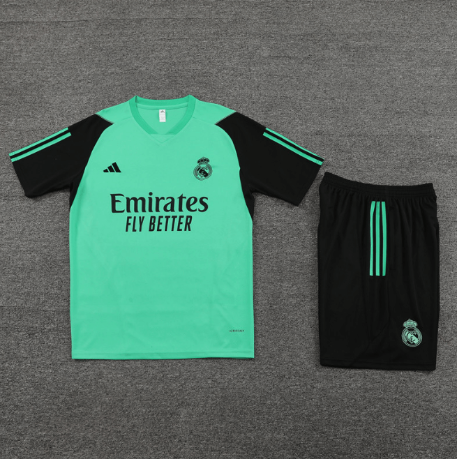 Conjunto Real Madrid Treino Bermuda e Camisa Verde 2023/24