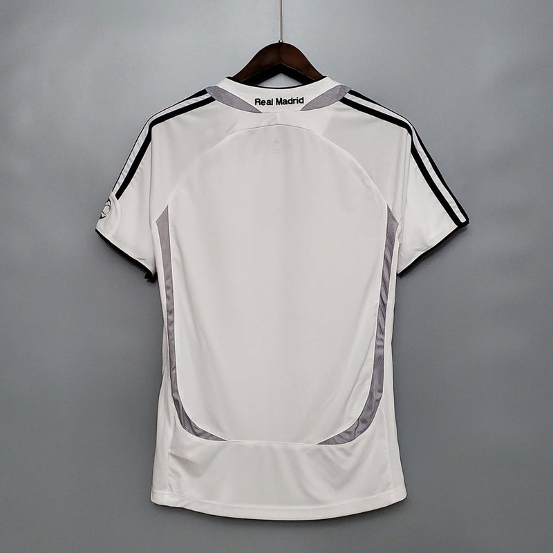 Camisa Retrô do Real Madrid 2006/07 Home