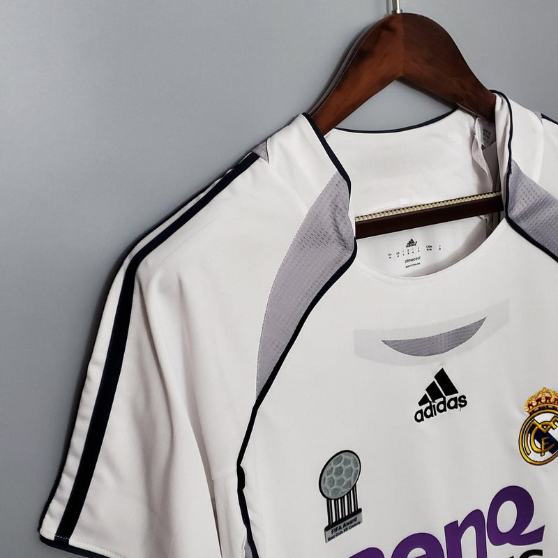 Camisa Retrô do Real Madrid 2006/07 Home