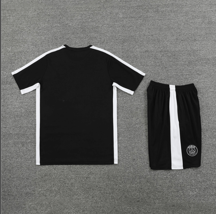 Conjunto de Treino PSG Camisa Preta + Bermuda Preta 2023/24