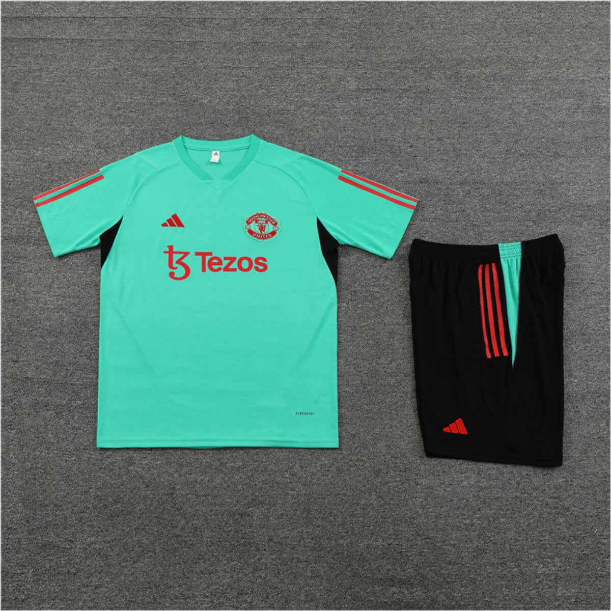 Conjunto Manchester United Treino Camisa e Short Verde 2023/24