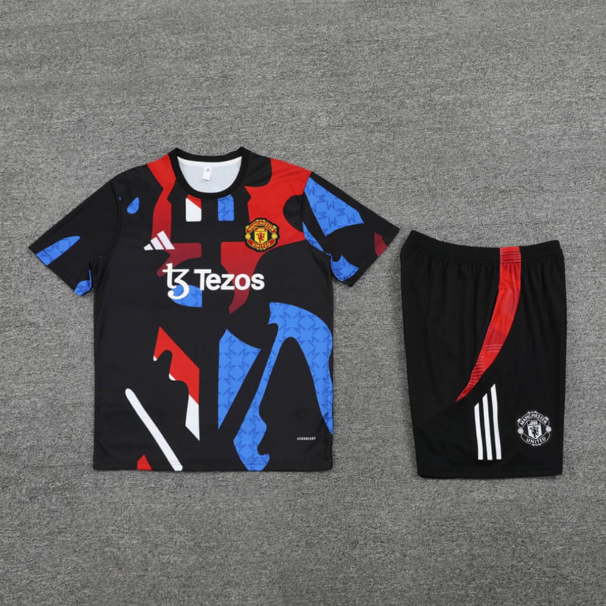 Kit Short e Camisa Manchester United Treino Retalho 2024/25