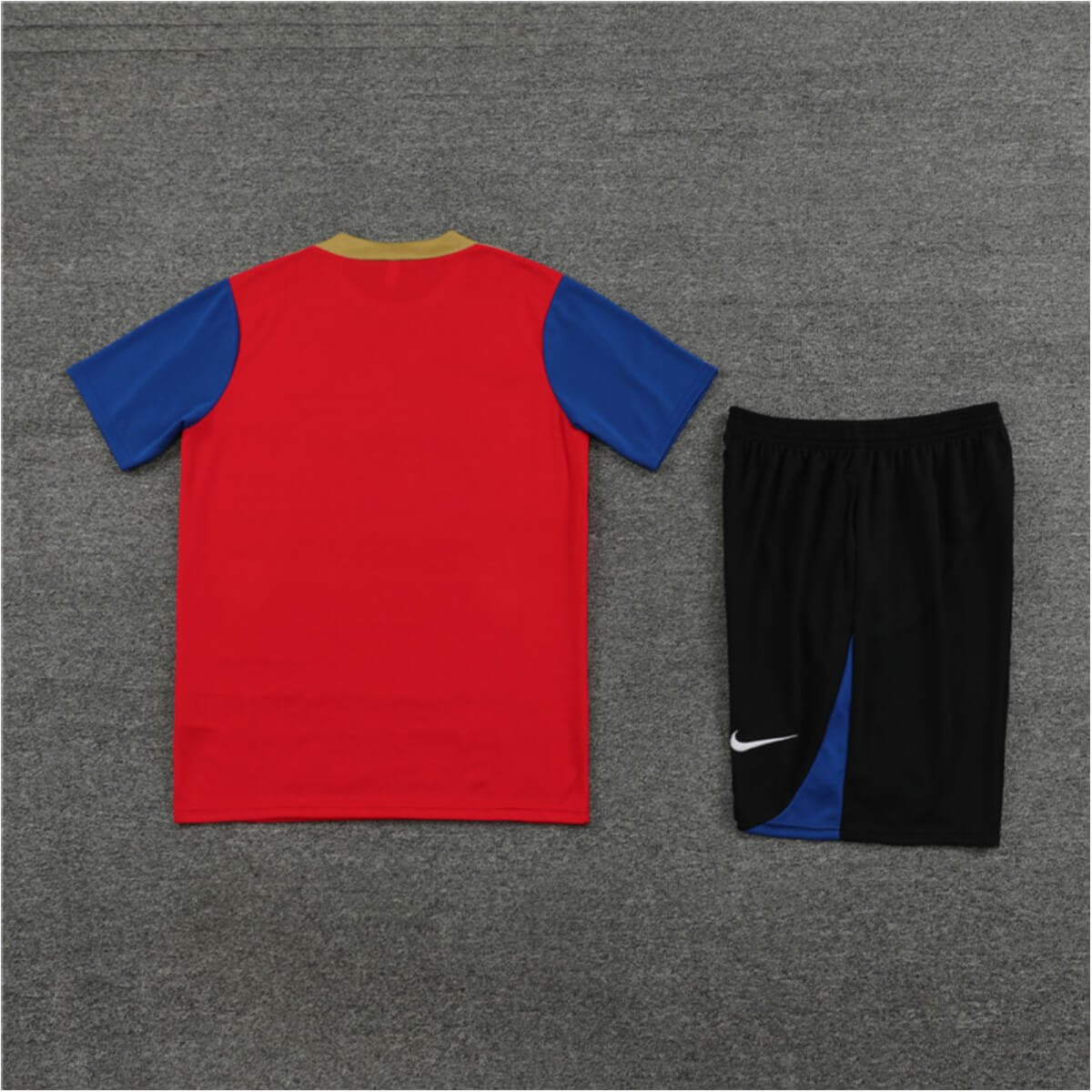 Conjunto Barcelona Treino Camisa e Short Vermelho 2024/25