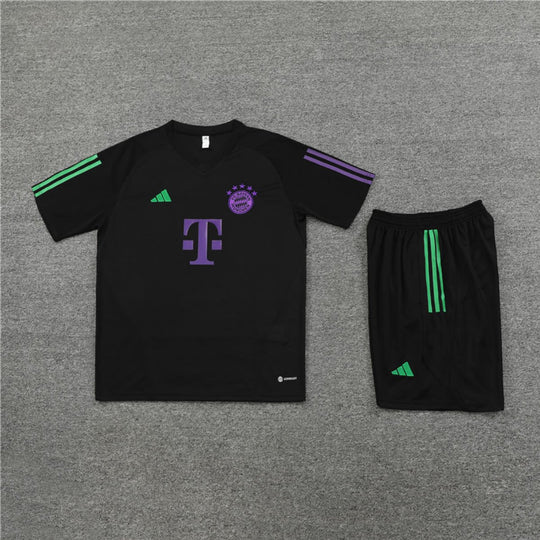 Conjunto Bayern de Munique Treino Camisa e Short Preto 2023/24