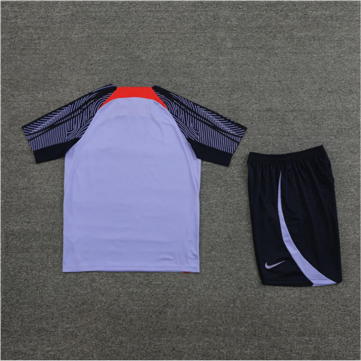 Conjunto Liverpool Treino Camisa e Short Roxo Escuro 2023/24