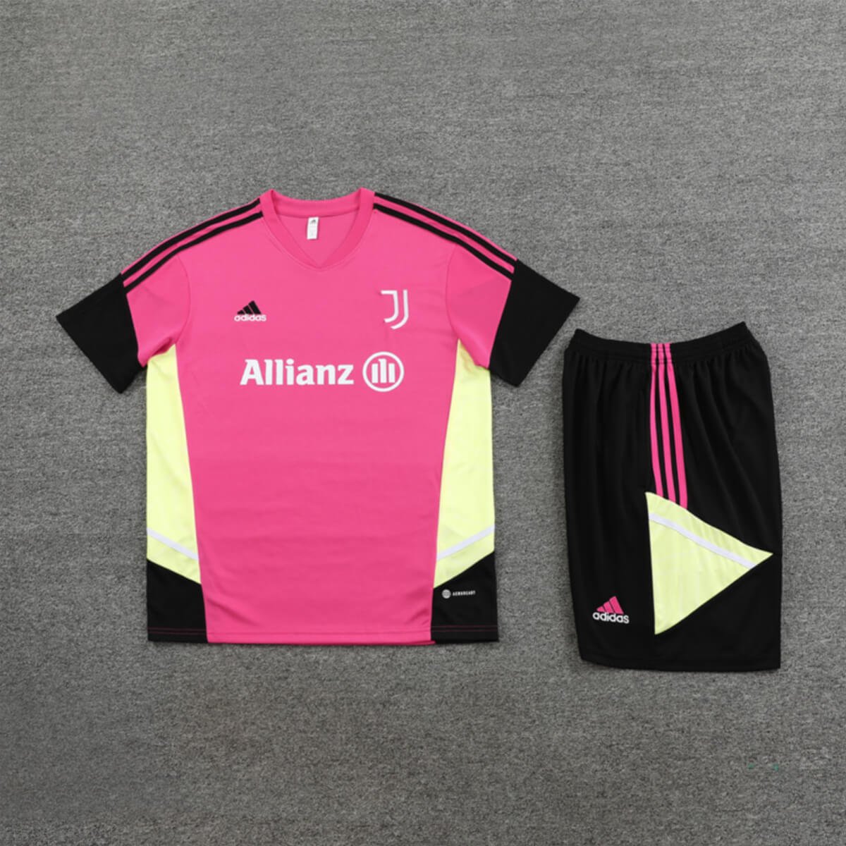 Kit Short e Camisa Juventus Treino Rosa 2022/23