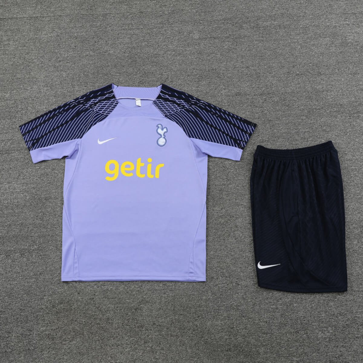 Kit Short e Camisa Tottenham Treino Roxo 2023/24