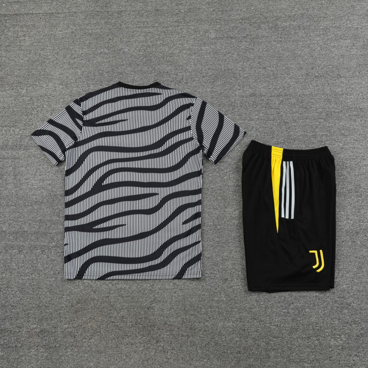 Kit Short e Camisa Juventus Treino Cinza/Preto 2023/24