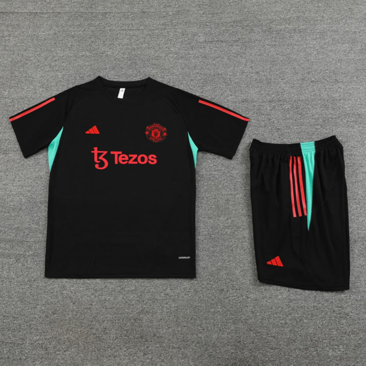 Kit Short e Camisa Manchester United Treino Preto 2023/24