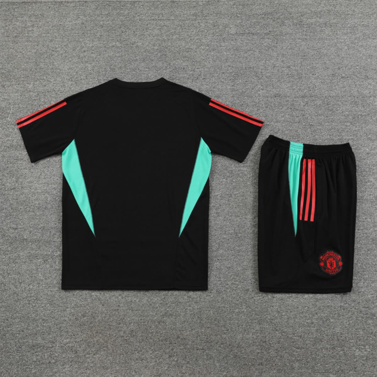 Kit Short e Camisa Manchester United Treino Preto 2023/24