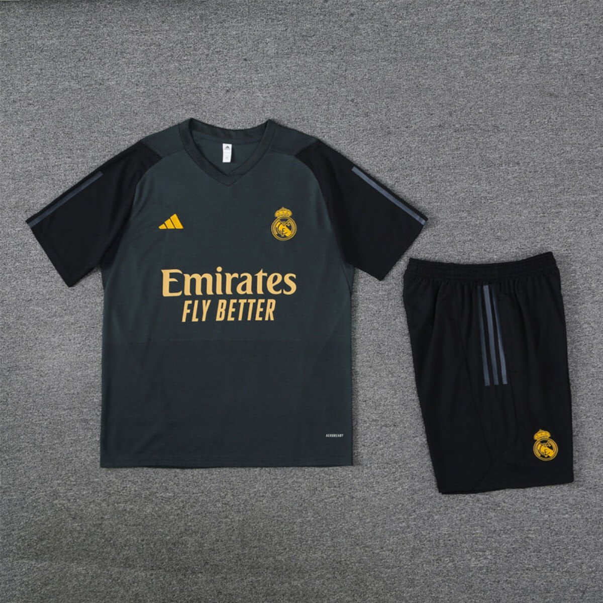 Conjunto Real Madrid Treino Camisa e Short Preto 2023/24
