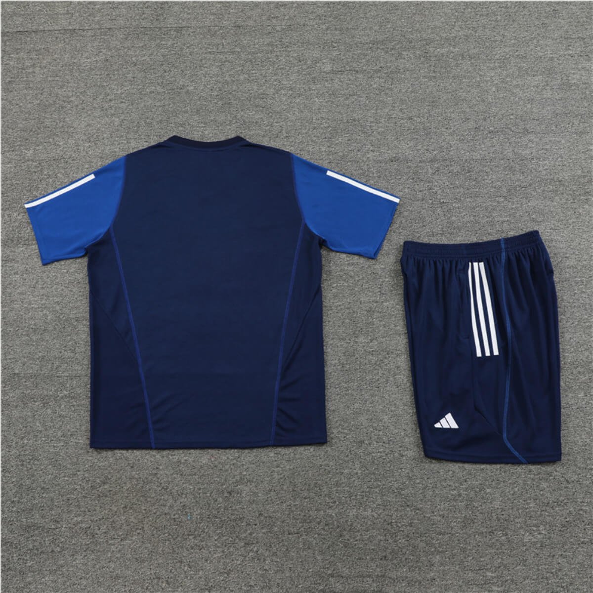 Conjunto Manchester United Treino Camisa e Short Azul 2023/24