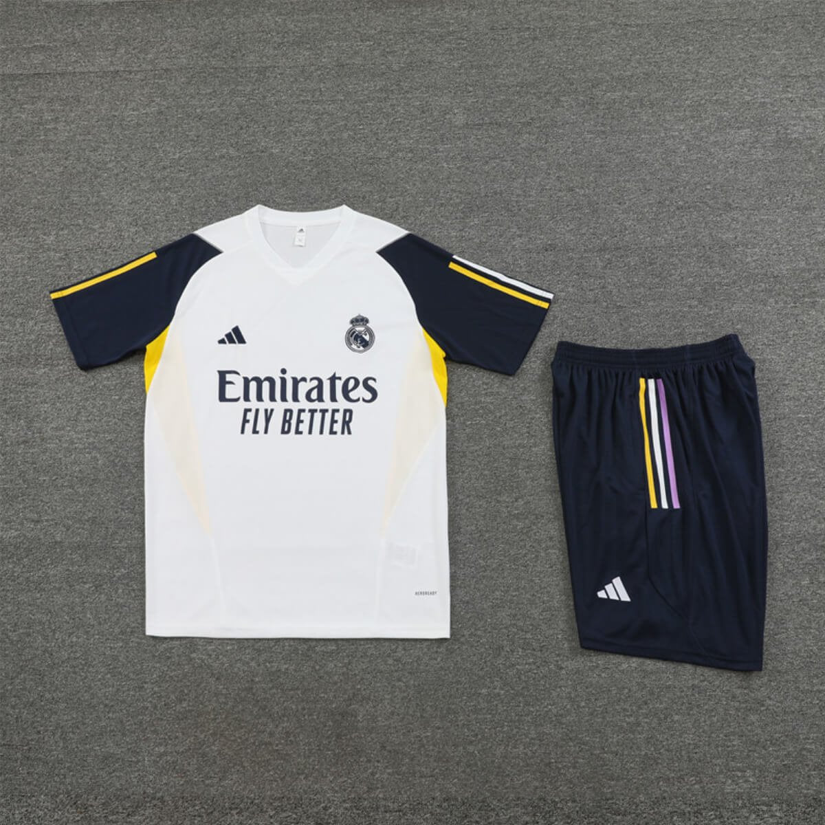 Conjunto Real Madrid Treino Camisa e Short Bege/Azul 2023/24