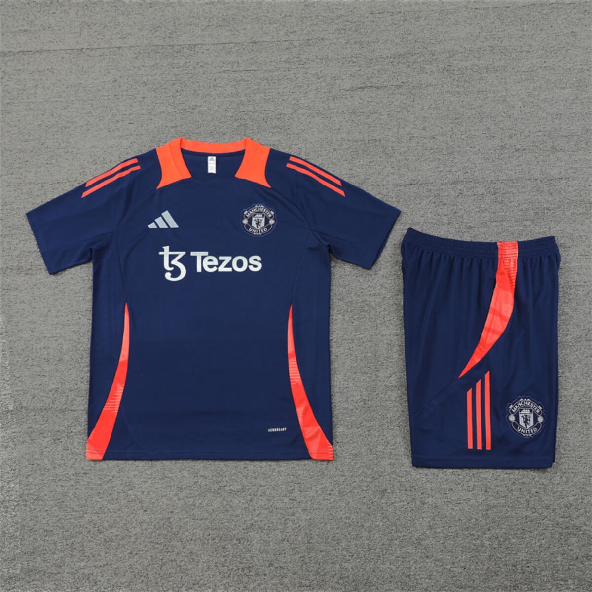 Conjunto Manchester United Treino Camisa e Short Azul 2024/25
