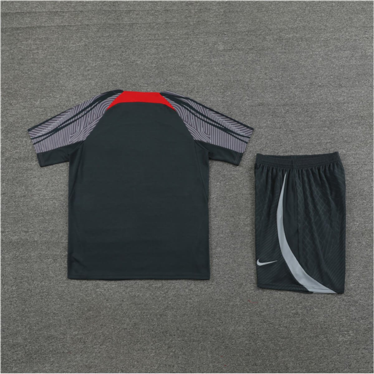 Conjunto Liverpool Treino Camisa e Short Preto/Cinza 2023/24