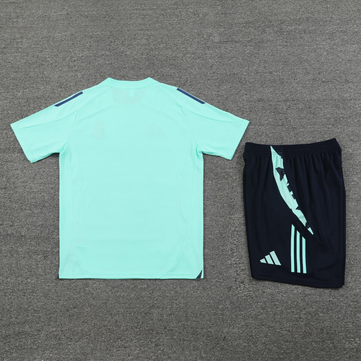 Conjunto Real Madrid Treino Camisa e Short Verde 2024/25