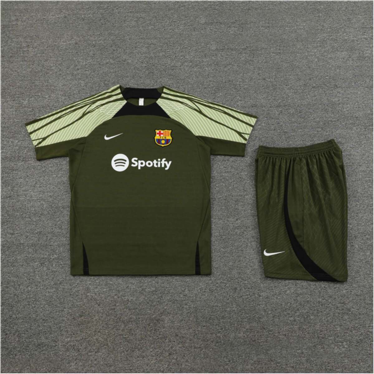Conjunto Barcelona Treino Camisa e Short Verde Musgo 2023/24