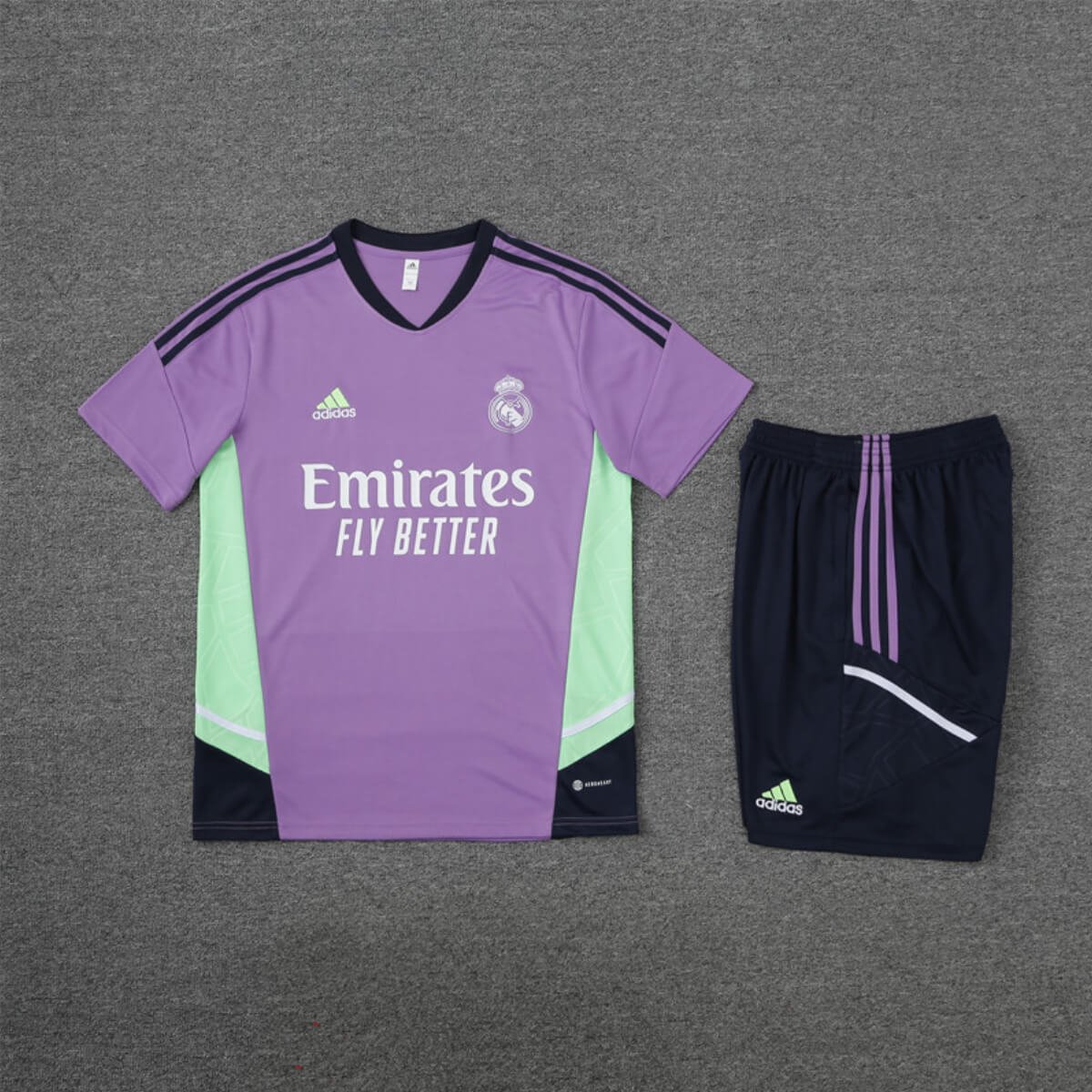 Conjunto Real Madrid Treino Camisa e Short Roxo 2022/23