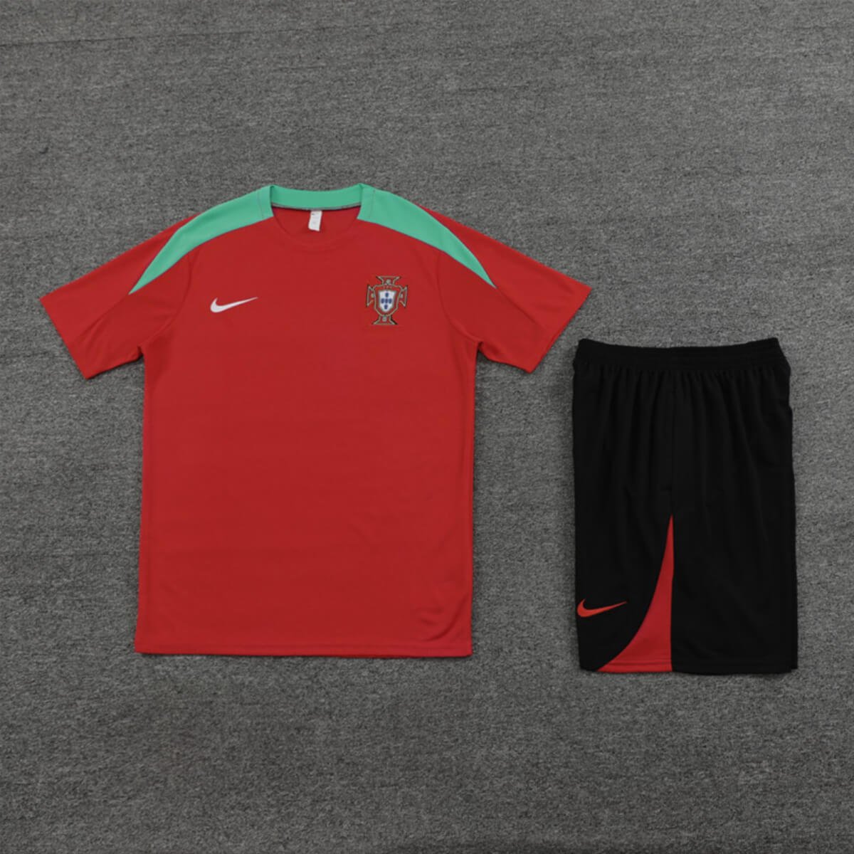 Kit Short e Camisa Portugal Treino Vermelho 2024/25