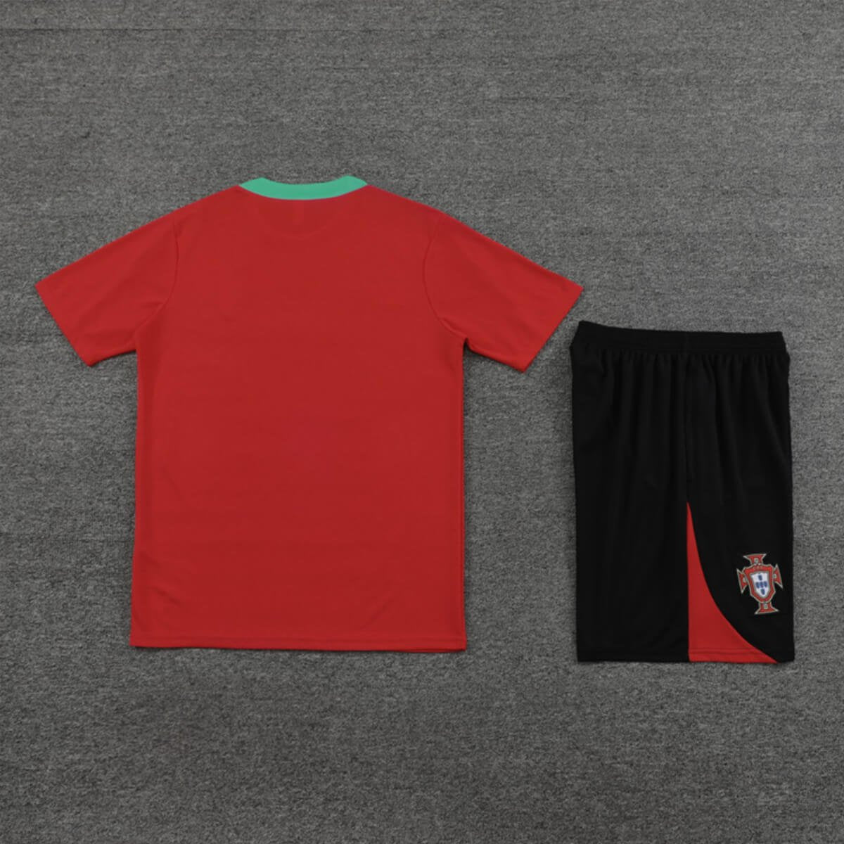 Kit Short e Camisa Portugal Treino Vermelho 2024/25