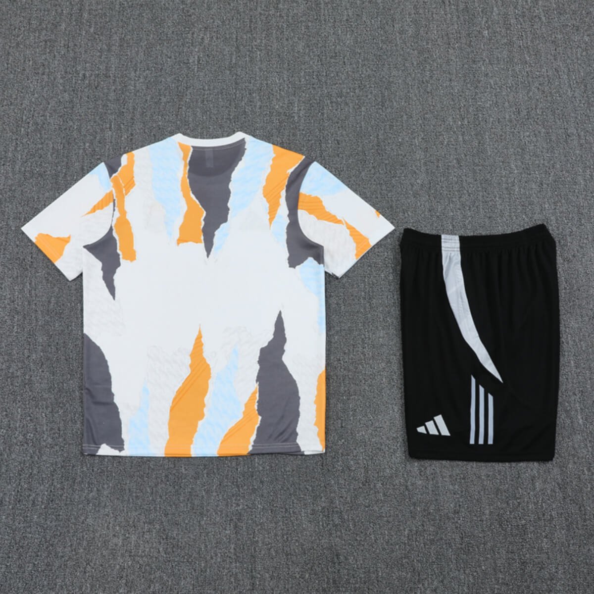 Kit Short e Camisa do Real Madrid Treino Laranja 2024/25