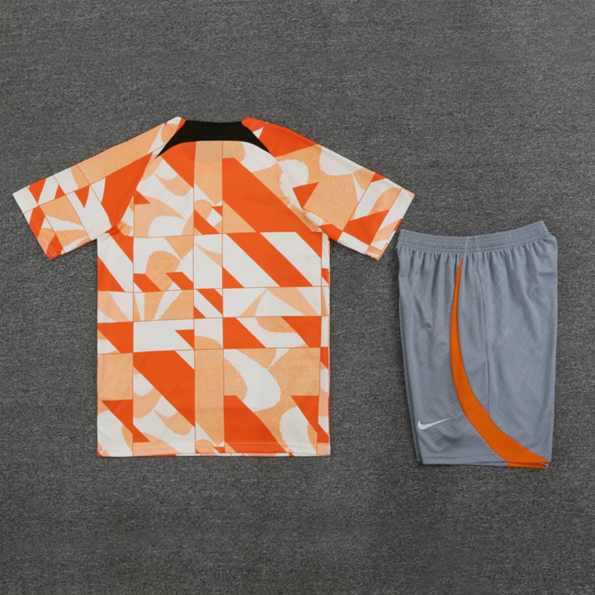 Kit Short e Camisa Inter de Milão Treino Laranja 2023/24