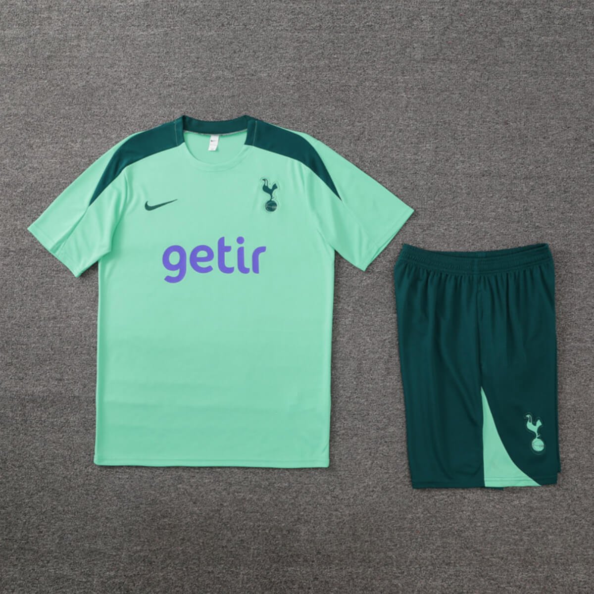 Kit Short e Camisa Tottenham Treino Verde Claro 2024/25