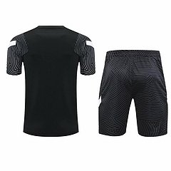 Kit Camisa + Short Preto Treino Liverpool 21/22